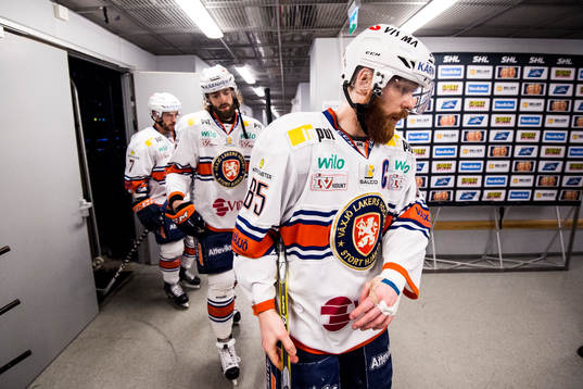 Växjös Liam Reddox deppar när han lämnar isen i