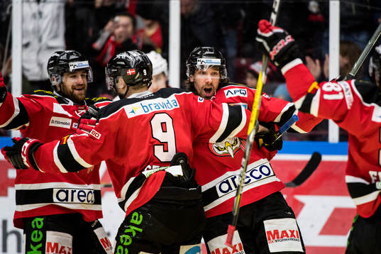 Malmö Redhawks Andreas Thuresson jublar med Nichlas Hardt