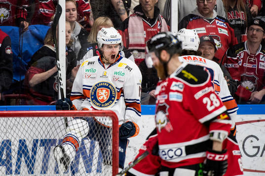Växjös Emil Pettersson jublar