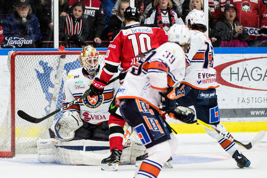 Malmö Redhawks Robin Alvarez oroar vid Växjös målvakt