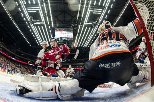 Malmö Redhawks Rhett Rakhshani gör 1-0 bakom Växjös