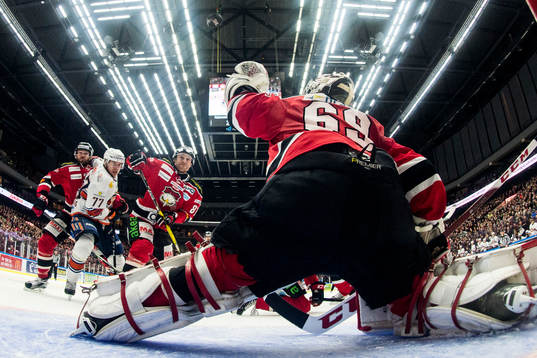Växjös Pontus Netterberg oroar vid Malmö Redhawks Ilari