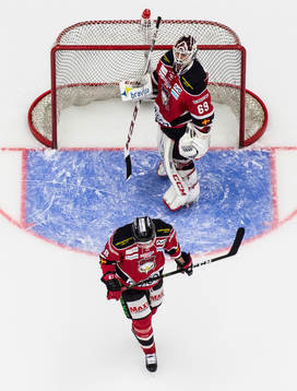Malmö Redhawks målvakt Oscar Alsenfelt och Lars Bryggman