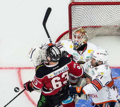 Växjös målvakt Joacim Eriksson och Cory Murphy