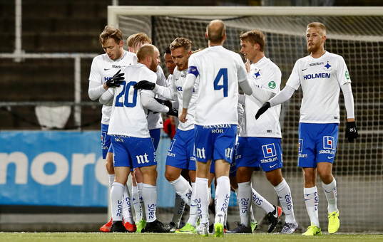 Norrköpings spelar jublar