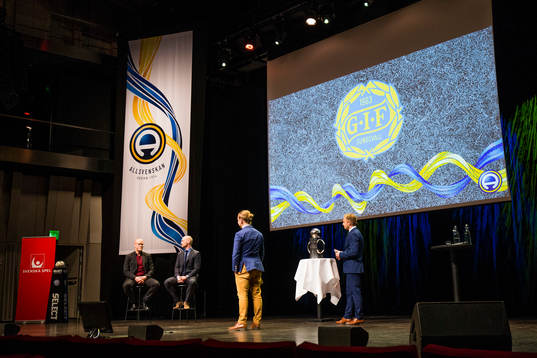 Representanter från Sundsvall på scenen