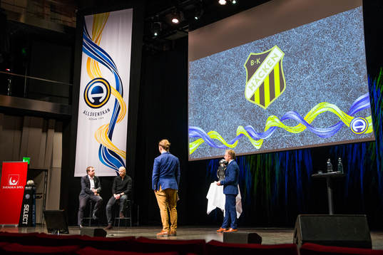 Representanter från Häcken på scenen