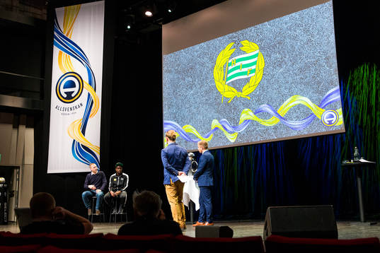 Representanter från Hammarby på scenen