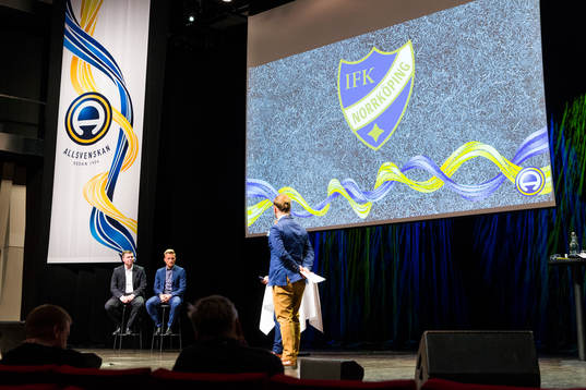 Representanter från Norrköping på scenen