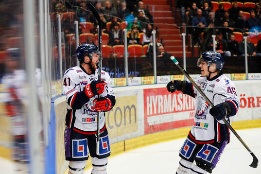 Linköpings Broc Little och Mathis Olimb jublar