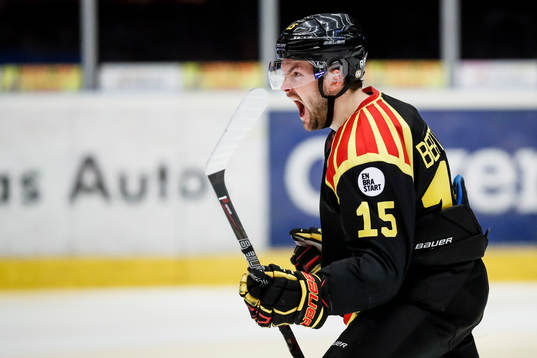 Brynäs Simon Bertilsson jublar
