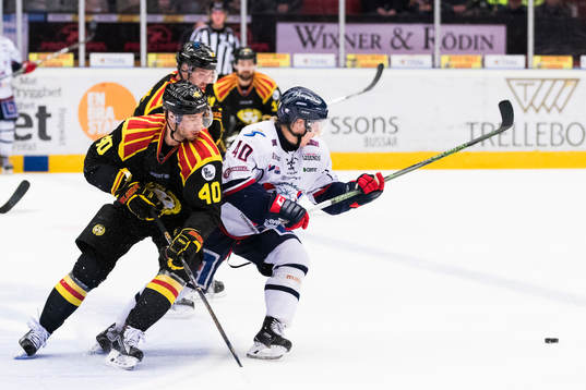 Brynäs Jesper Jensen och Linköpings Ken André Olimb i