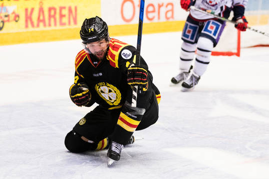 Brynäs Johan Alcén jublar