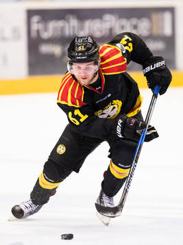 Brynäs Juuso Ikonen med pucken