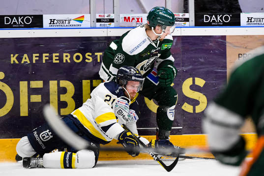 s Mattias Tedenby och Färjestads Rasmus Asplund