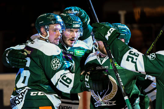Färjestads John Persson jublar