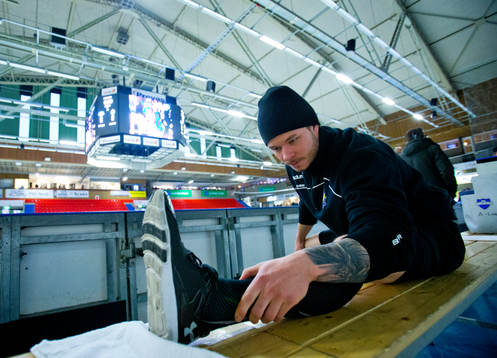 s Anton Cederholm stretchar