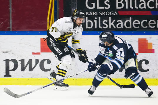 s Daniel Olsson-Trkulja och Karlskogas Henrik Larsson