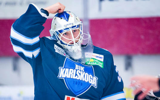 Karlskogas målvakt Emil Kruse deppar