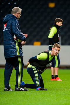 Sveriges förbundskapten Janne Andersson och Emil Krafth