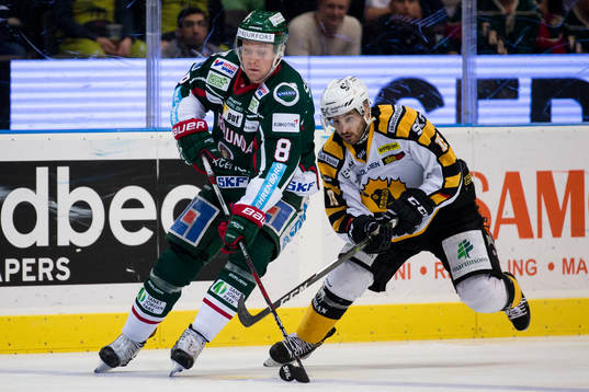 Frölundas John Nyberg före Skellefteås Andrew Calof
