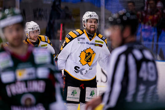 Skellefteås Axel Holmström jublar