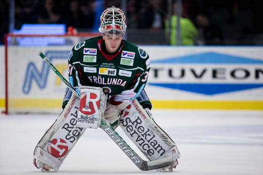 Frölundas målvakt Johan Gustafsson deppar
