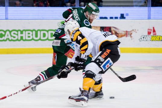 Frölundas Robin Figren mot Skellefteås Bud Holloway
