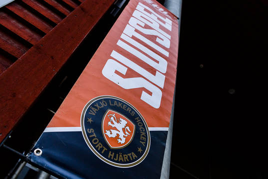 Slutspelvimpel utanför Vida arena före kvartsfinal 3 i