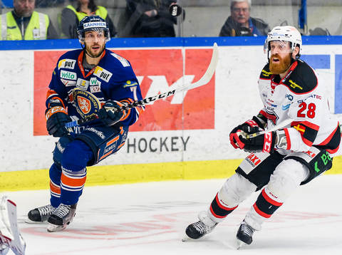 Växjös Jeff Tambellini och Malmö Redhawks Jens Olsson