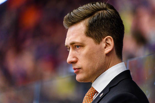 Växjös tränare Sam Hallam deppar