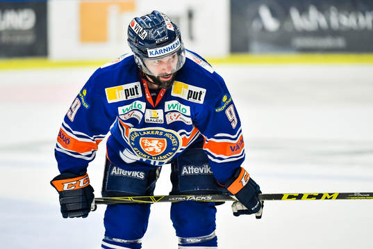 Växjös Josh Hennessy deppar