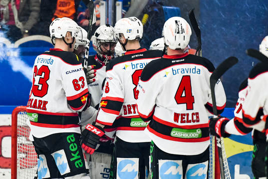 Malmö Redhawks spelare jublar