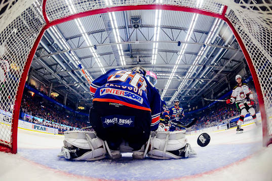 Malmö Redhawks Christoffer Forsberg (ej i bild) gör mål