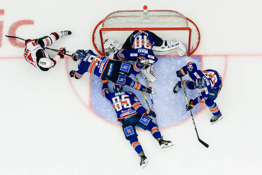 Bläddra bland fler bilder av Ishockey, SHL, Kvartsfinal 3, Växjö - Malmö Redhawks
