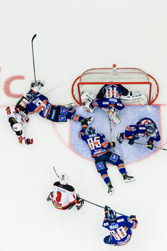 Malmö Redhawks Rhett Rakhshani gör mål 2-4