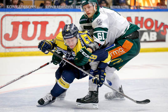 s Anton Bengtsson och Färjestads Johan Ryno