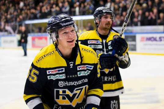 s Andreas Borgman och Adam Almquist jublar mot publiken