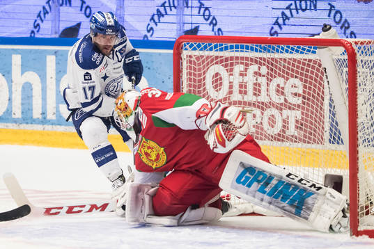 chans för Leksands Jesper Ollas vid Moras målvakt