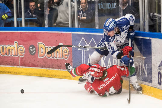 Leksands Tobias Forsberg och Moras Viktor Amnér  i