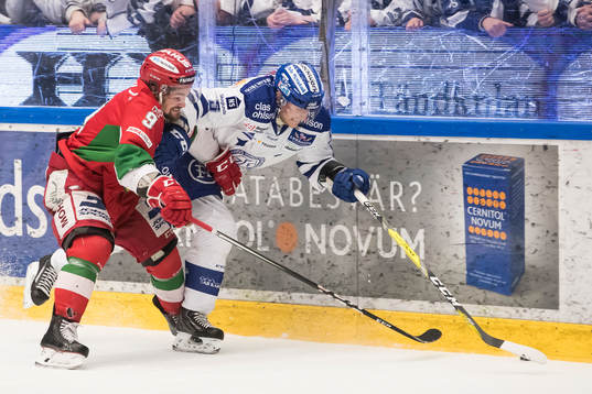 Leksands Benjamin Youds  och Moras Kevin Gagne i