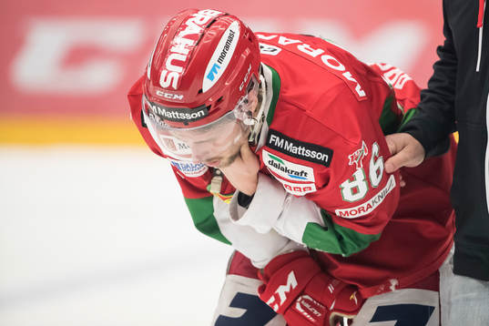 Moras Mathias Bromé  i ishockeymatchen i direktkvalet till