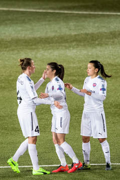 Rosengårds Emma Berglund, Iva Landeka och Alexandra Lowe
