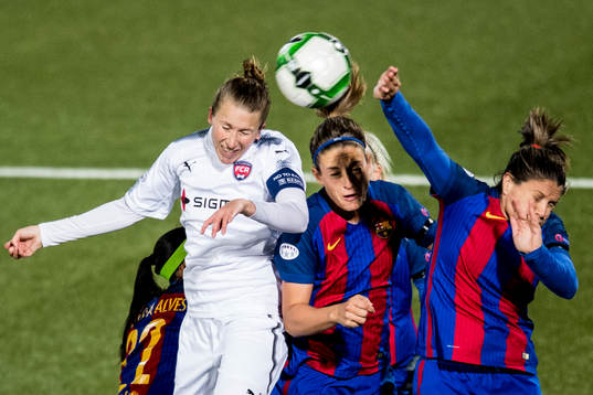 Rosengårds Emma Berglund nickar