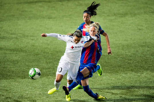 Rosengårds Marta Viera Da Silva och Barcelonas Line