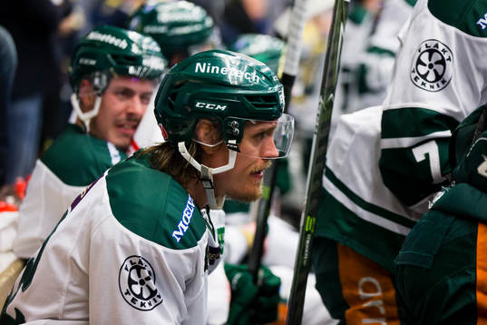Färjestads Magnus Nygren i båset