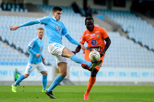 Malmö FFs Alexander Jeremejeff och Eskilstunas Emmanuel