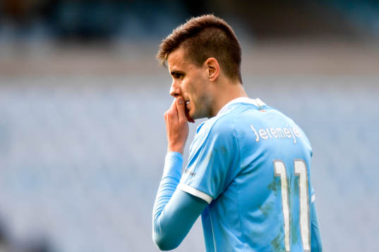 Malmö FFs Alexander Jeremejeff deppar
