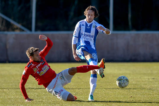 Falkenbergs Johannes Vall och IFK Göteborgs Mikkel Diskerud