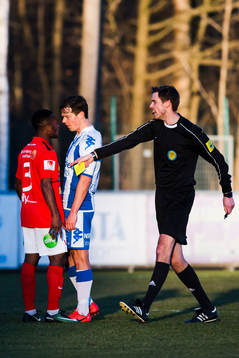 Diskussion mellan Falkenbergs Hampus Svensson och IFK